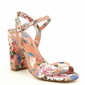 NWOT size 9 floral heeled sandals